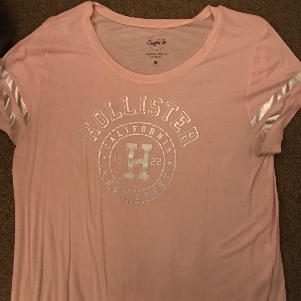 hollister tshirt